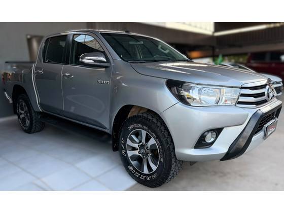 TOYOTA HILUX 2.8 SRV 4X4 CD 16V DIESEL 4P AUTOMÁTICO TOYOTA HILUX 2.8 SRV 4X4 CD 16V DIESEL 4P AUTOMÁTICO